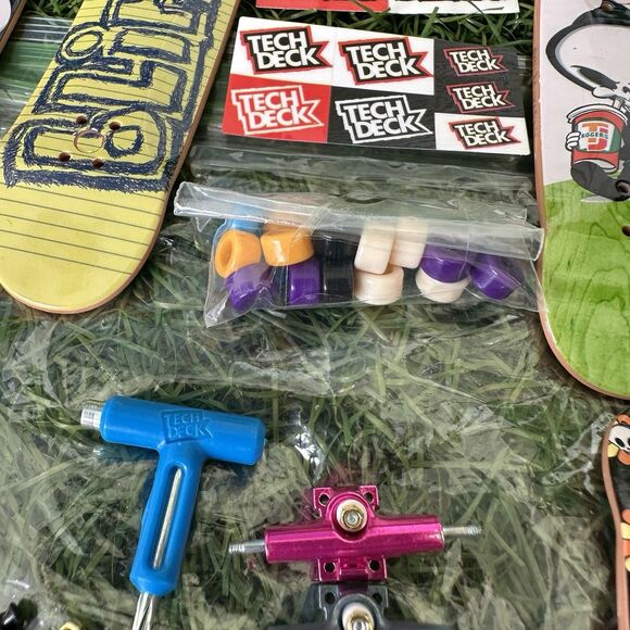 Vintage Y2K Tech Deck Blind Toy Skateboard Lot Of 5 Skeletons Wheels Tool Screws - Picture 4 of 12